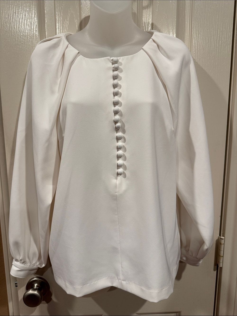 Banana Republic Off-White Long Sleeve Blouse. Sz Small
